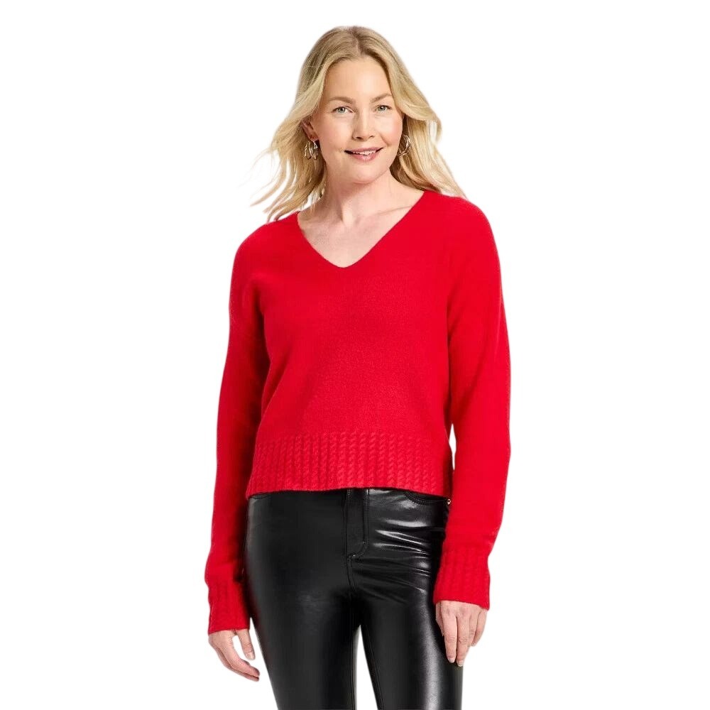 Universal Thread Women's Red V-Neck Textured Knit Pullover Sweater Size Small